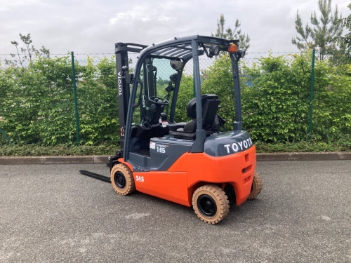 Čelní vysokozdvižný vozík TOYOTA 8FBMK16T