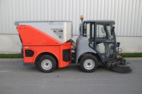 Víceúčelový komunální stroj HAKO 1600 Citymaster