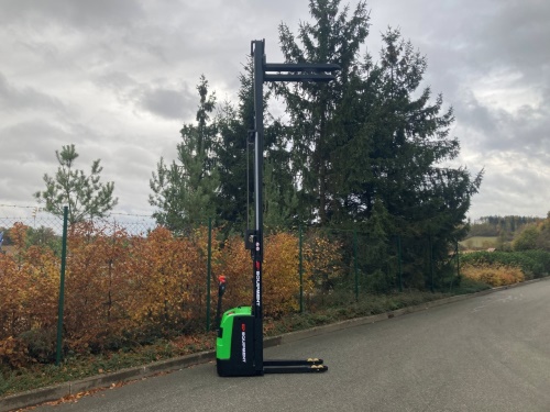 Elektrický vysokozdvižný vozík EP WSA161; 24V/100Ah (Li)