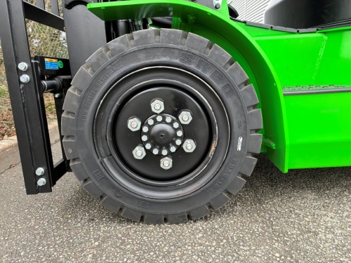 Čelní vysokozdvižný vozík EP EFL352X5; 80V/280Ah (560Ah)