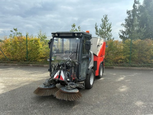 Víceúčelový komunální stroj HAKO Citymaster 1650