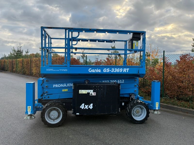 Vysokozdvižná pracovní plošina GENIE GS 3369 RT