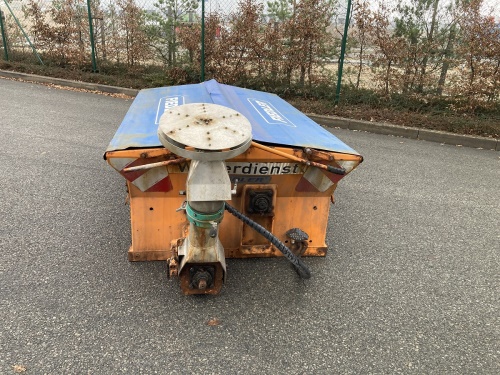 Sypač vozovek FSS1100