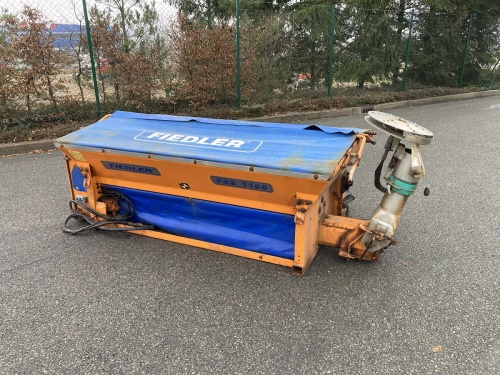 Sypač vozovek FSS1100