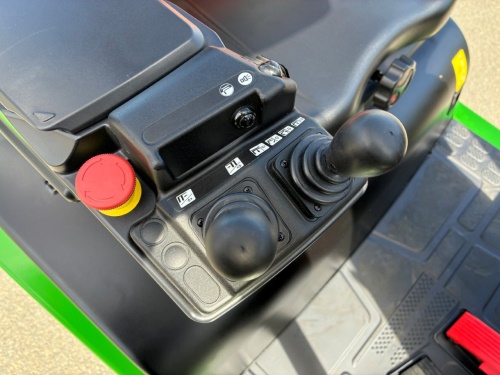 Čelní vysokozdvižný vozík EP TVL182; 80V/230Ah