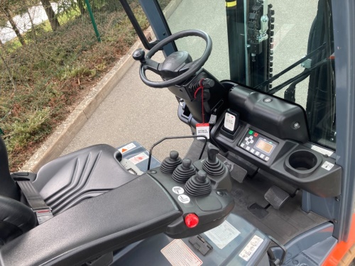 Čelní vysokozdvižný vozík TOYOTA 8FBMK16T