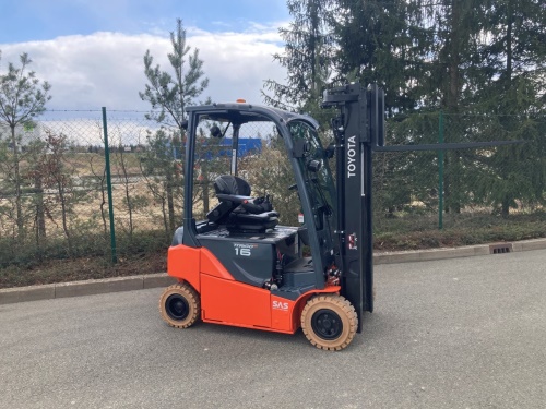 Čelní vysokozdvižný vozík TOYOTA 8FBMK16T