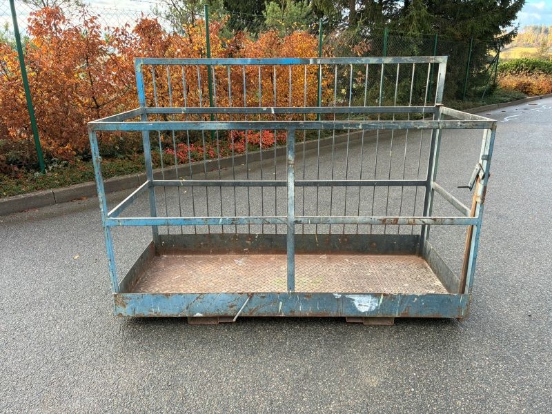 Montážní klec