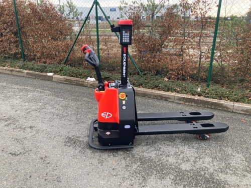 Robotický paletový vozík XP15B+