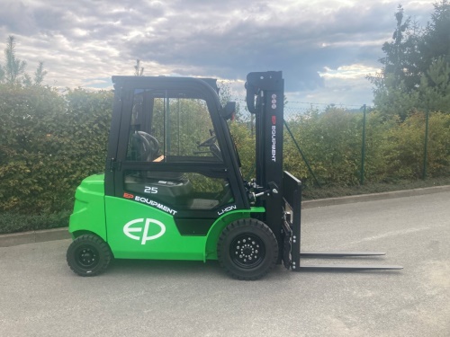 Čelní vysokozdvižný vozík EP EFL253 80V/280Ah; 150A externí nabíječ