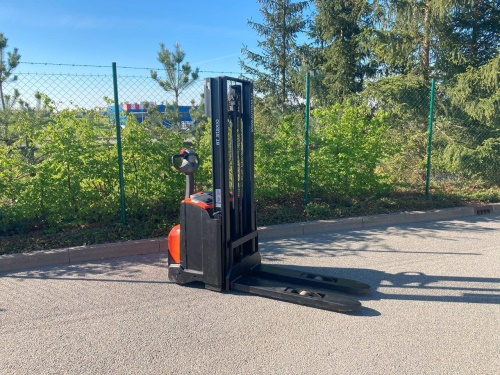 Elektrický vysokozdvižný vozík BT SWE 120