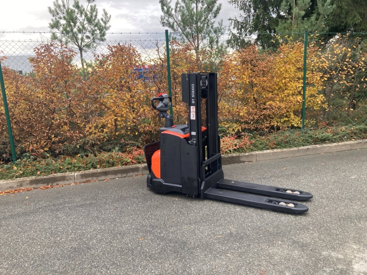 Elektrický vysokozdvižný vozík BT SWE 200 D