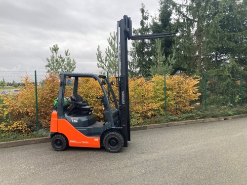 Čelní vysokozdvižný vozík TOYOTA 02-8FGF15