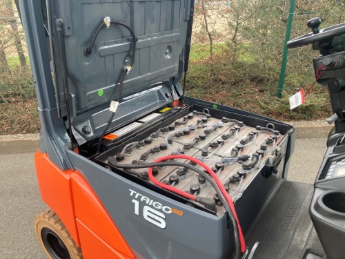 Čelní vysokozdvižný vozík TOYOTA 8FBMK16T