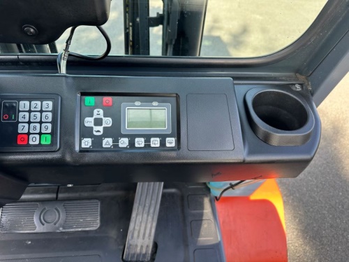 Čelní vysokozdvižný vozík TOYOTA 8FBMT45