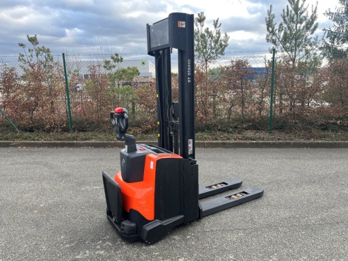 Elektrický nízkozdvižný vozík BT SWE140 L