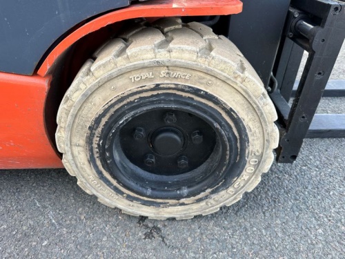 Čelní vysokozdvižný vozík TOYOTA 8FBMT18