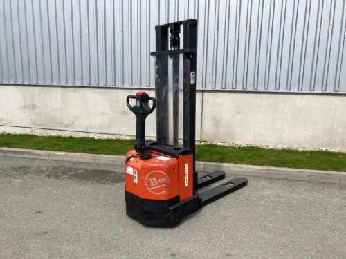 Elektrický vysokozdvižný vozík BT S 12