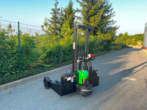 Elektrický vysokozdvižný vozík WP - 100/16