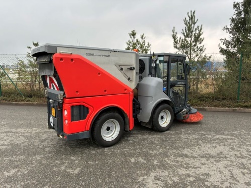 Víceúčelový komunální stroj HAKO Citymaster 1650